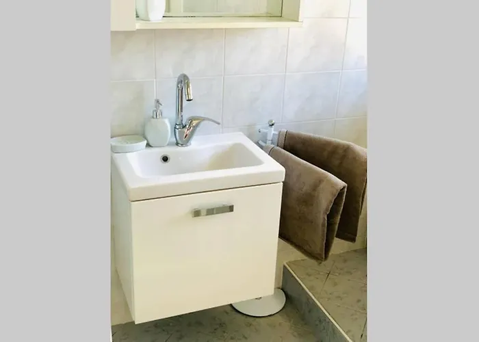 Appartement Tiny In *